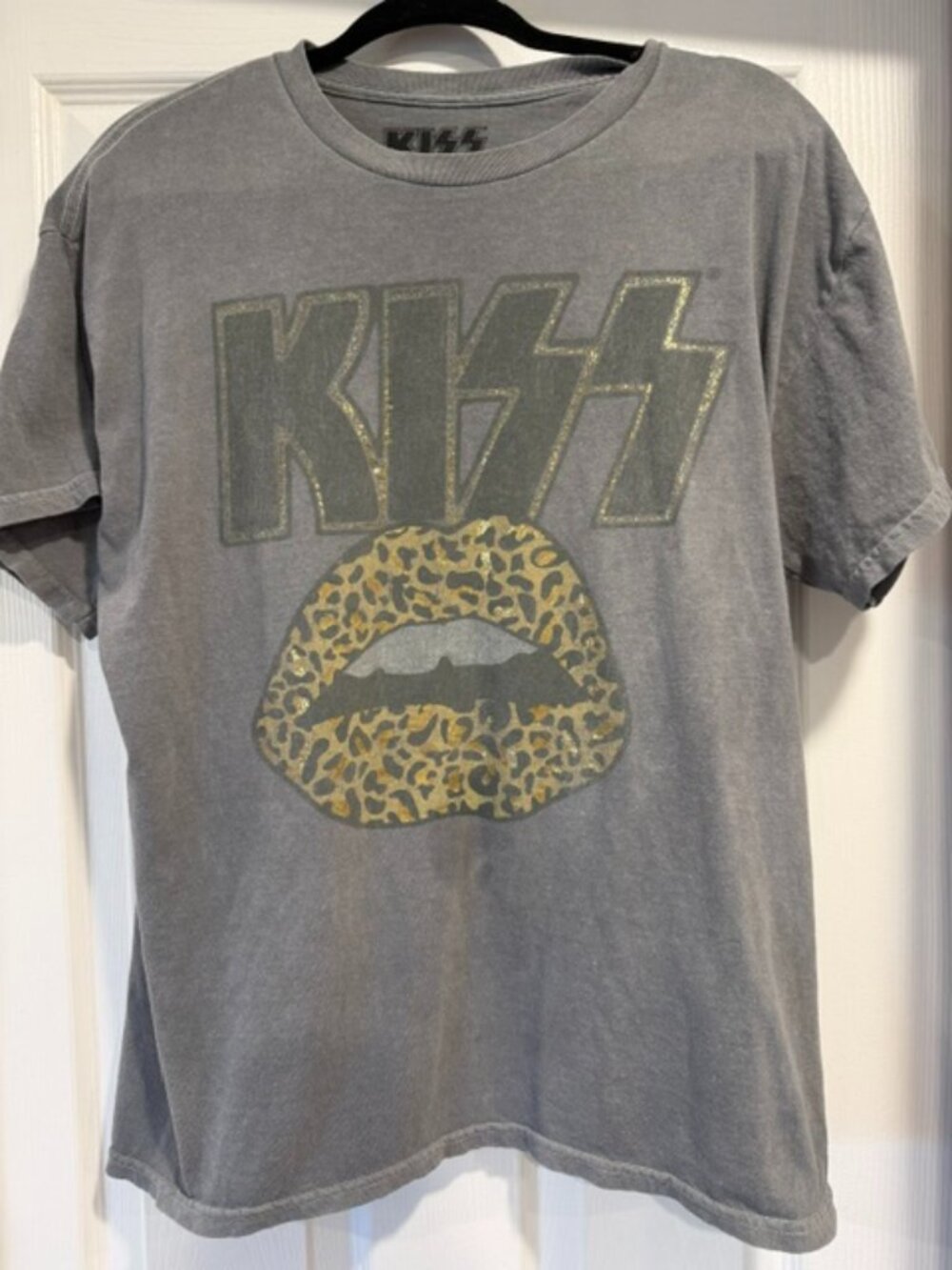 KISS Leopard Print Lips Graphic T-Shirt Size: Medium / Large (M/L)